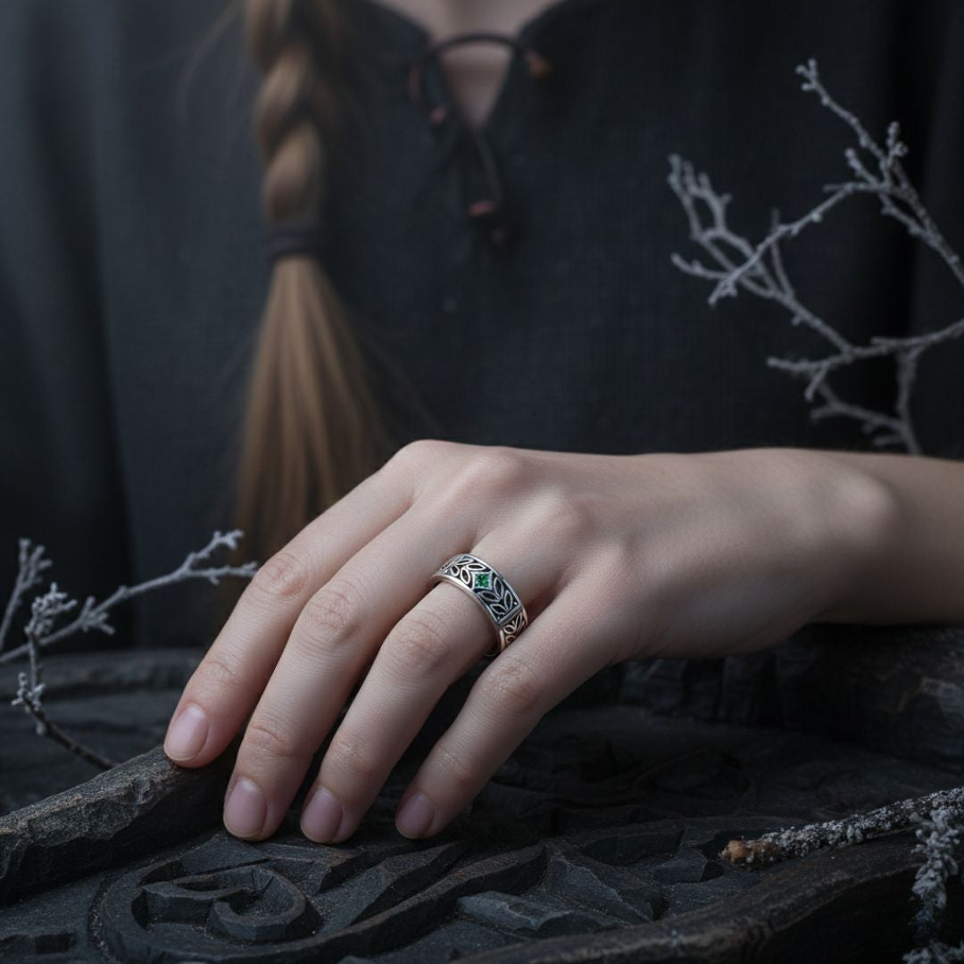 Verdant Knot Ring